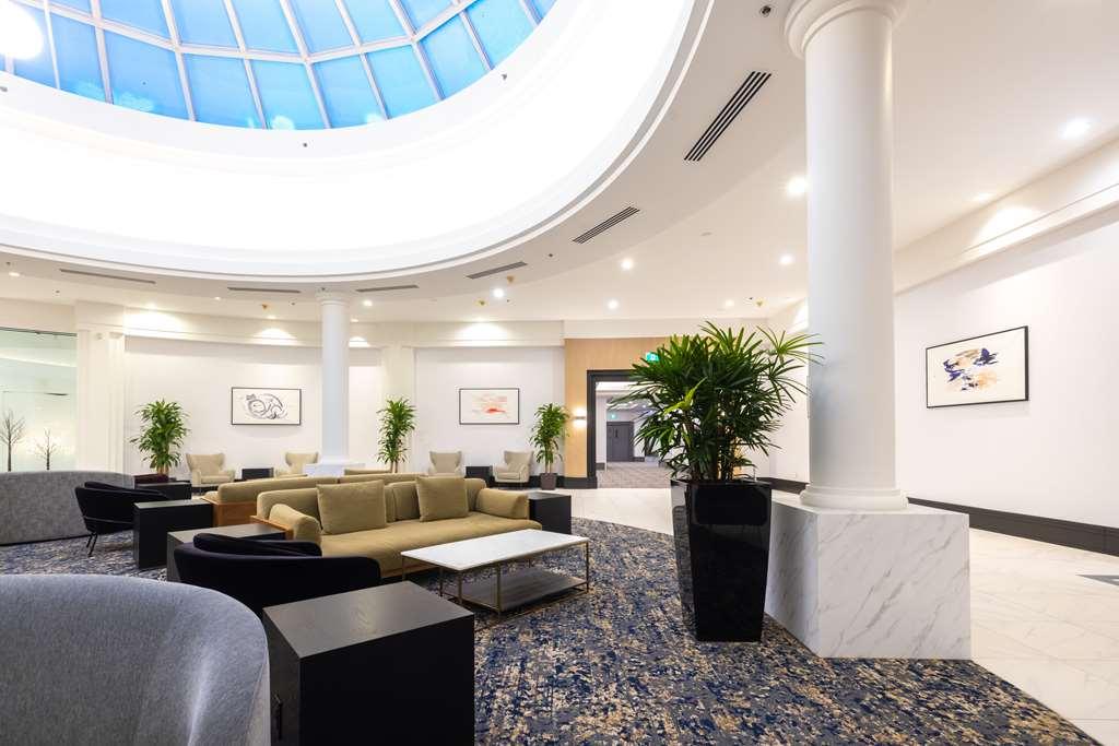 Отель Doubletree By Hilton Calgary North Интерьер фото