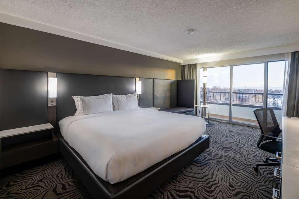 Отель Doubletree By Hilton Calgary North Номер фото