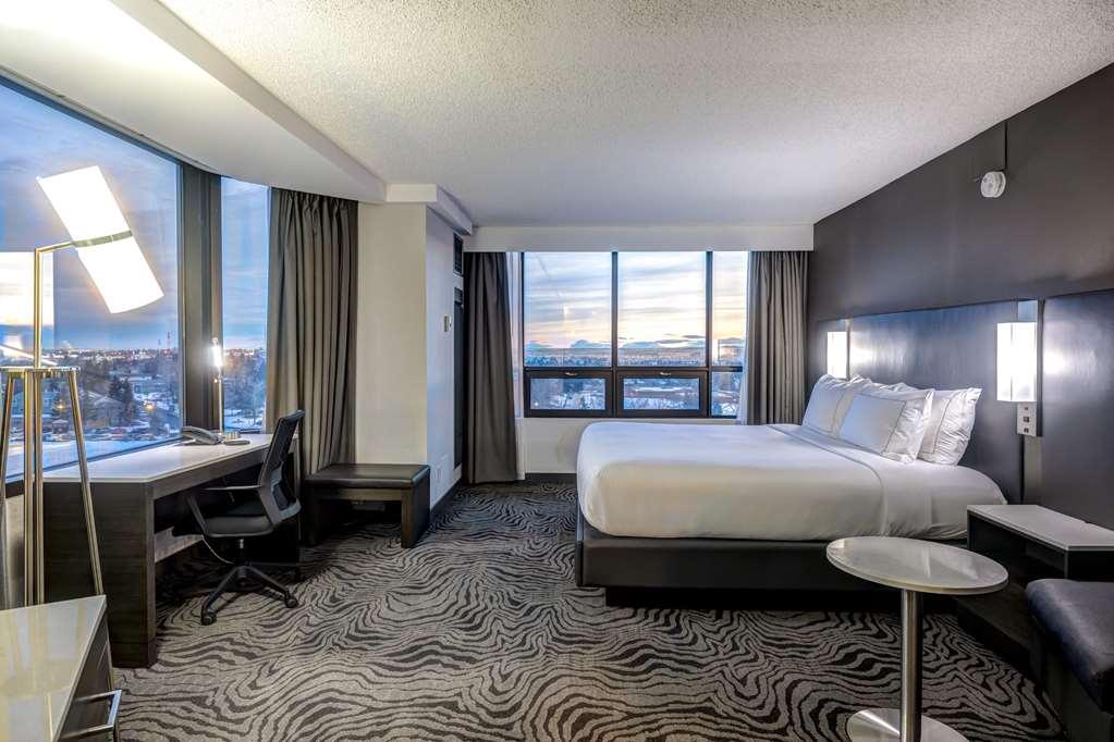 Отель Doubletree By Hilton Calgary North Номер фото