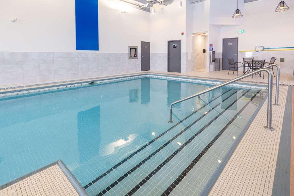 Отель Doubletree By Hilton Calgary North Удобства фото