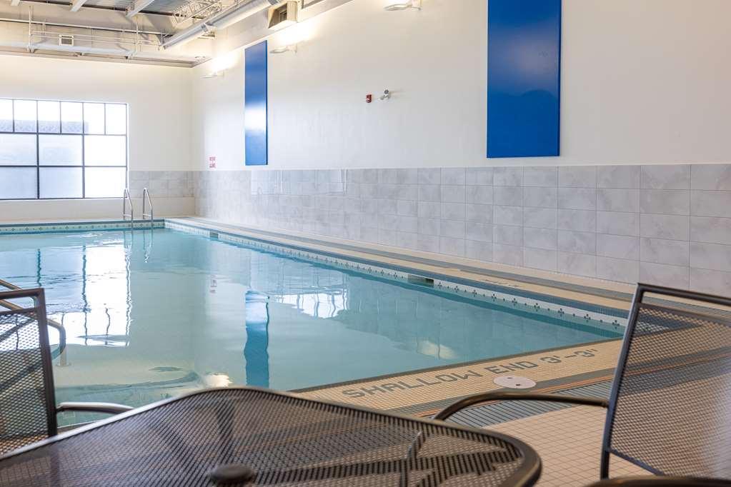 Отель Doubletree By Hilton Calgary North Удобства фото